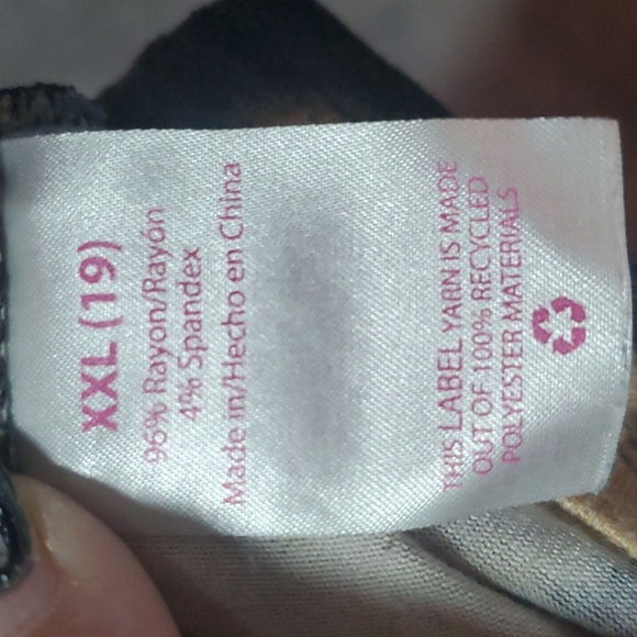 No Boundaries Tie Dye Knot Pull Over Shirt - Picture 8 of 8